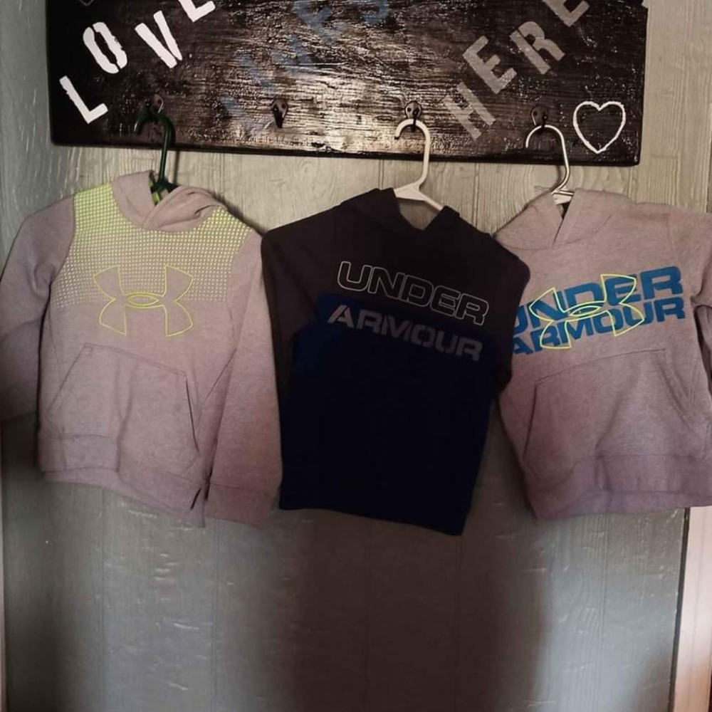 Boys YXS Under Armour Hoodies